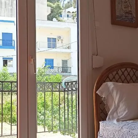 Nefeli Vilă